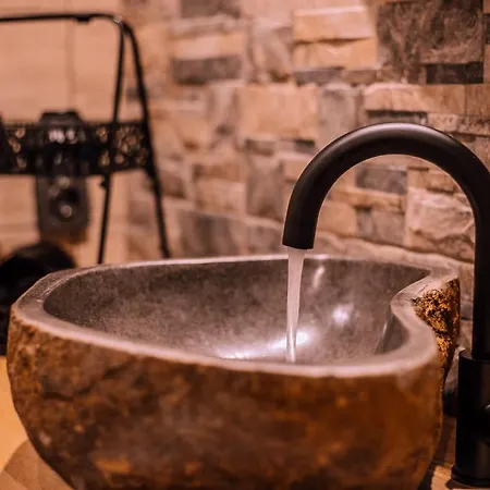 Bed & Breakfast En Wellness De Waalhoeve *