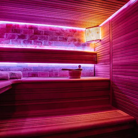 En Wellness De Waalhoeve Bed & Breakfast 4*